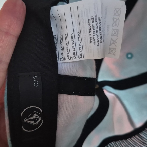 Volcom Womens Blue and Pink Snapback Hat Like New - Picture 6 of 6